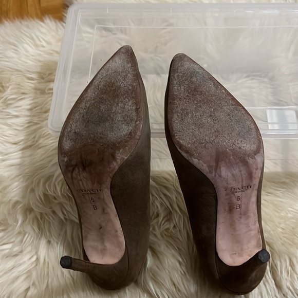 Coach heels in dark taupe - Picture 4 of 5